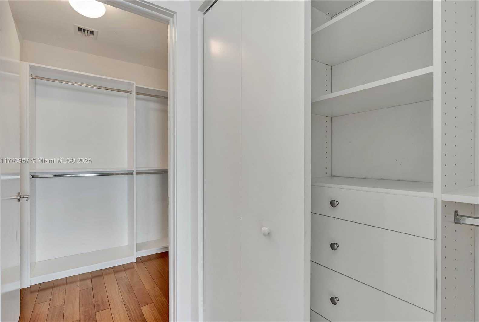 Small Image of 900 BISCAYNE BLVD #2206, Miami Number 27