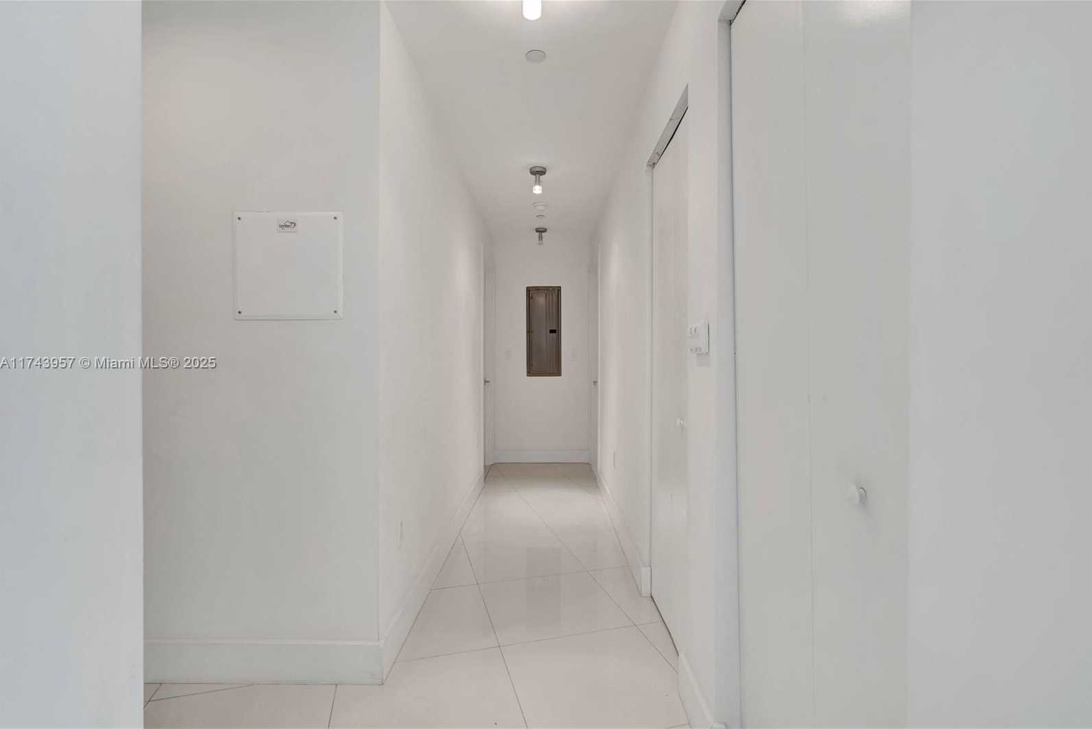 Small Image of 900 BISCAYNE BLVD #2206, Miami Number 28