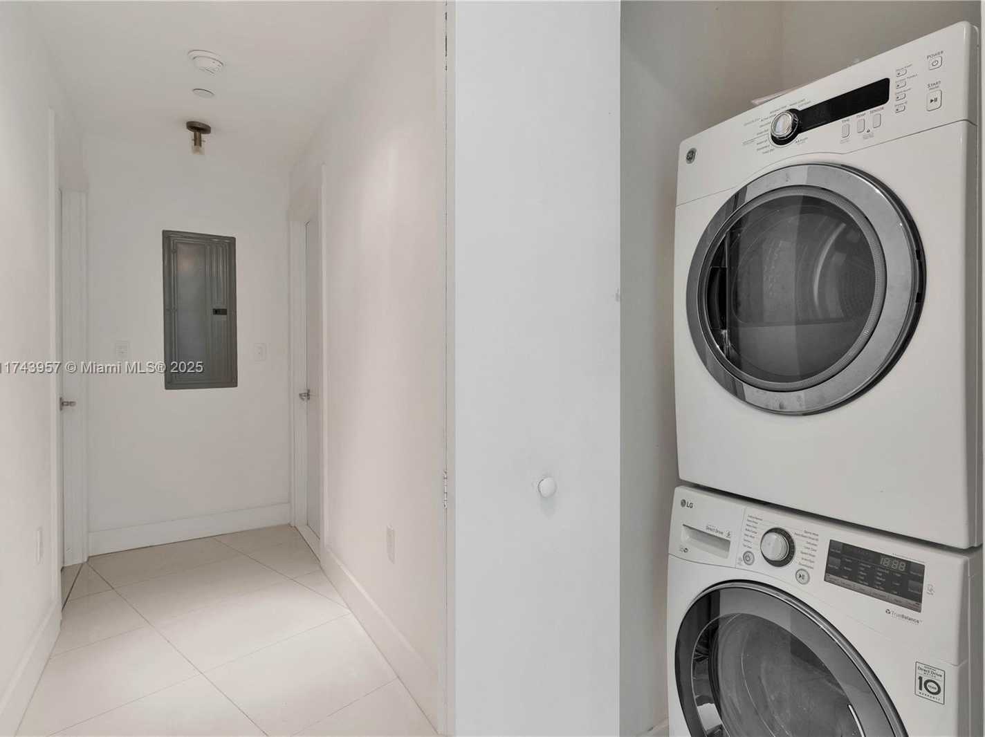 Small Image of 900 BISCAYNE BLVD #2206, Miami Number 29