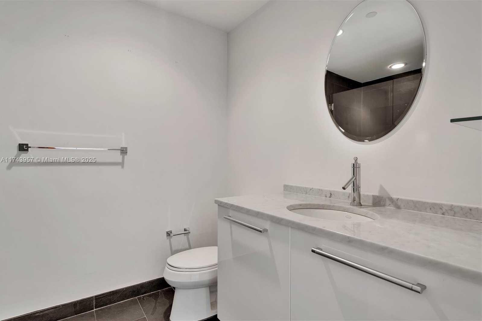 Small Image of 900 BISCAYNE BLVD #2206, Miami Number 30