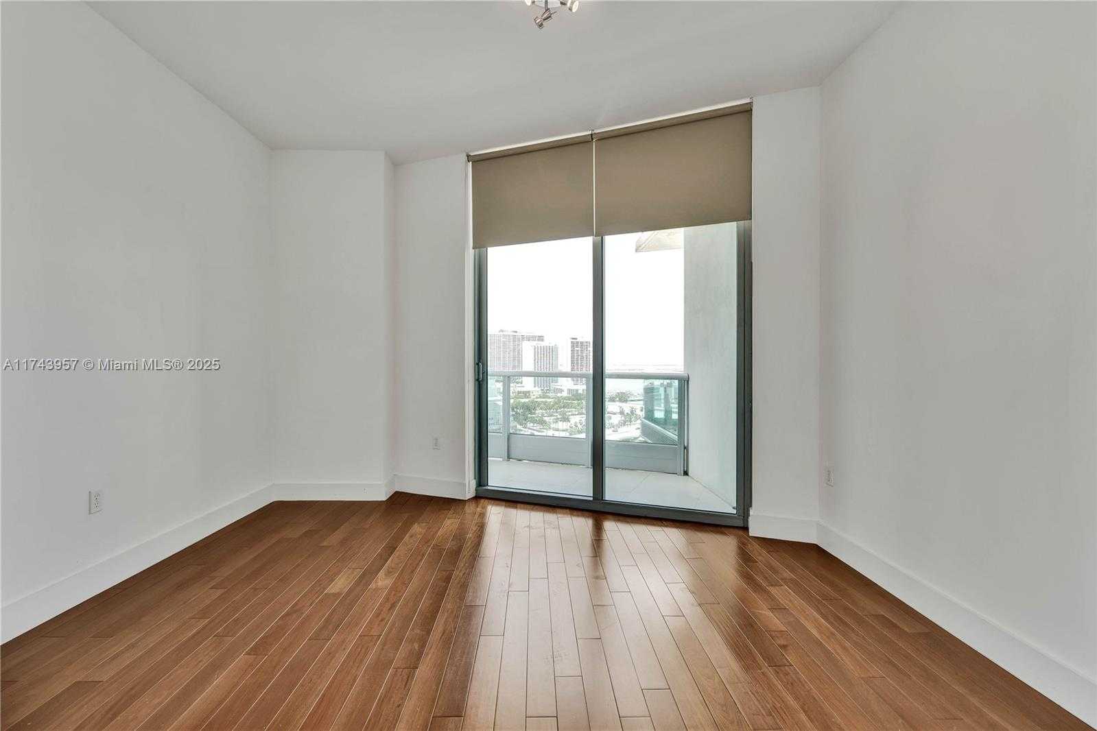 Small Image of 900 BISCAYNE BLVD #2206, Miami Number 33