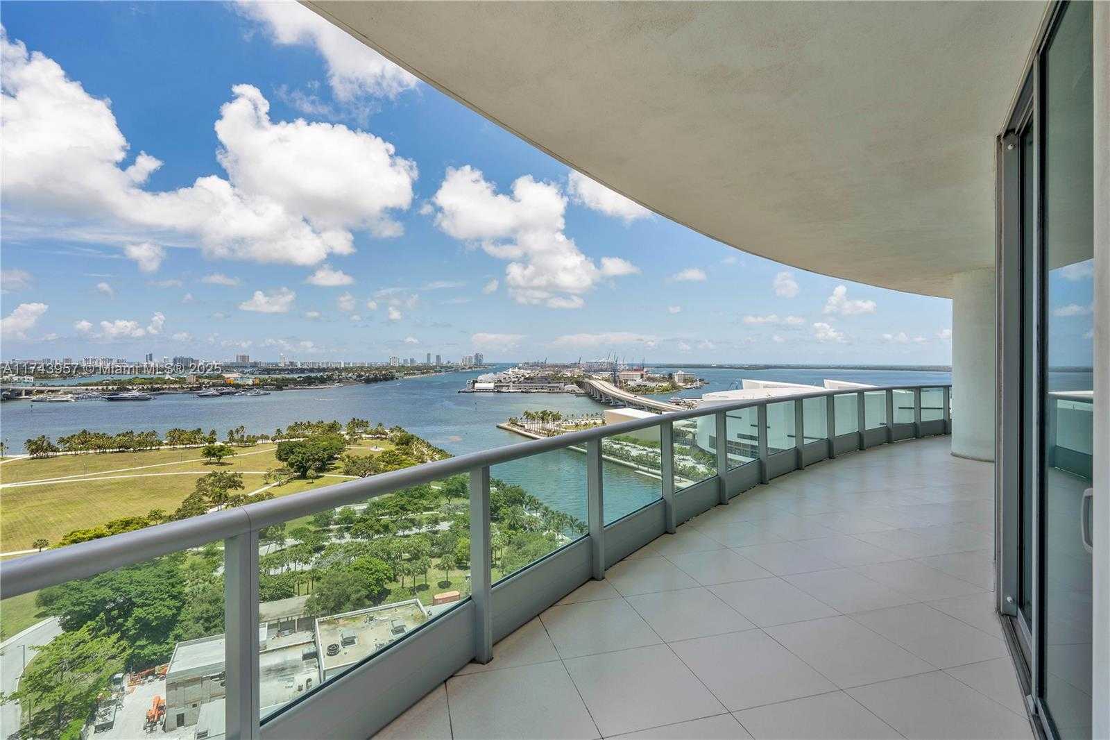 Small Image of 900 BISCAYNE BLVD #2206, Miami Number 42