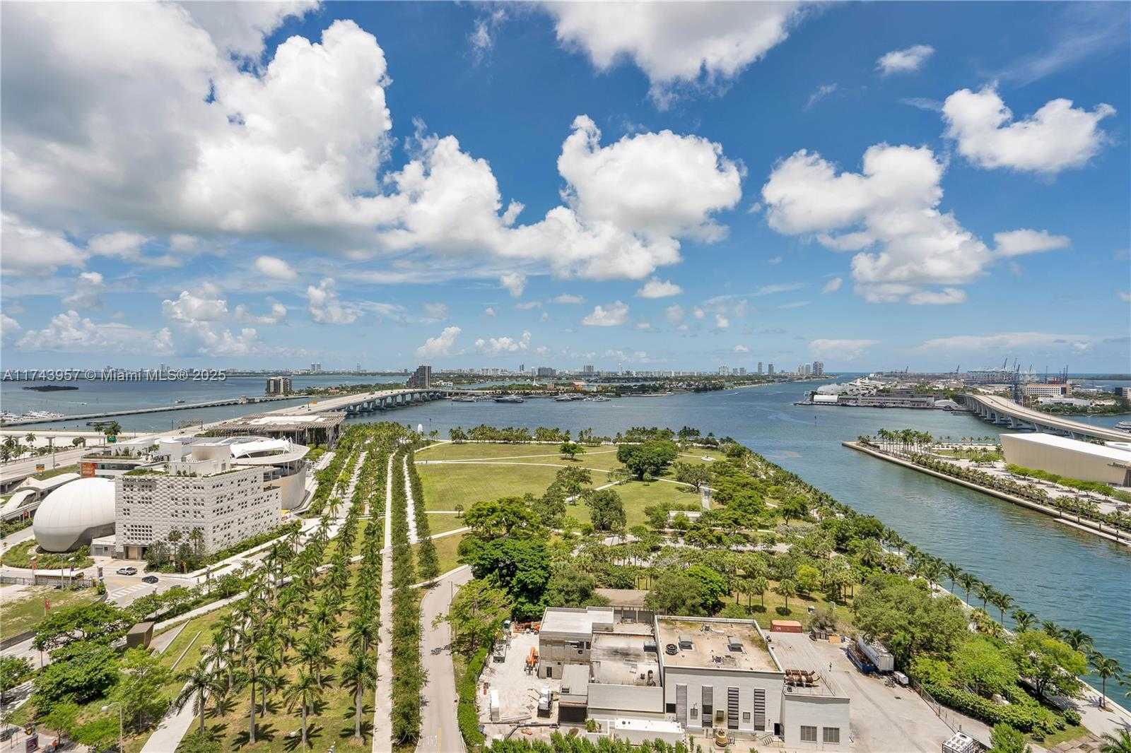 Small Image of 900 BISCAYNE BLVD #2206, Miami Number 43
