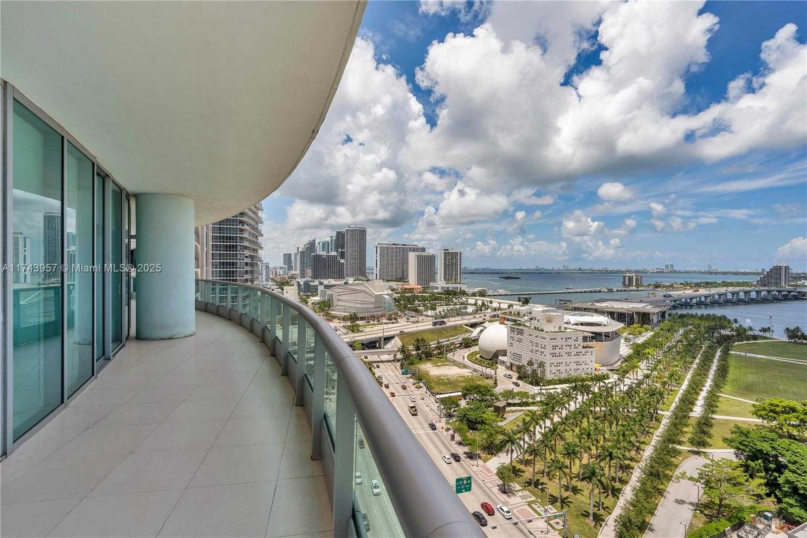 Small Image of 900 BISCAYNE BLVD #2206, Miami Number 45