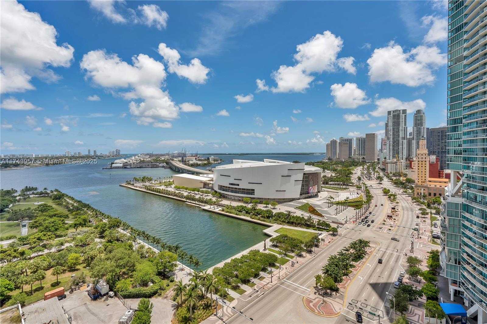 Small Image of 900 BISCAYNE BLVD #2206, Miami Number 47