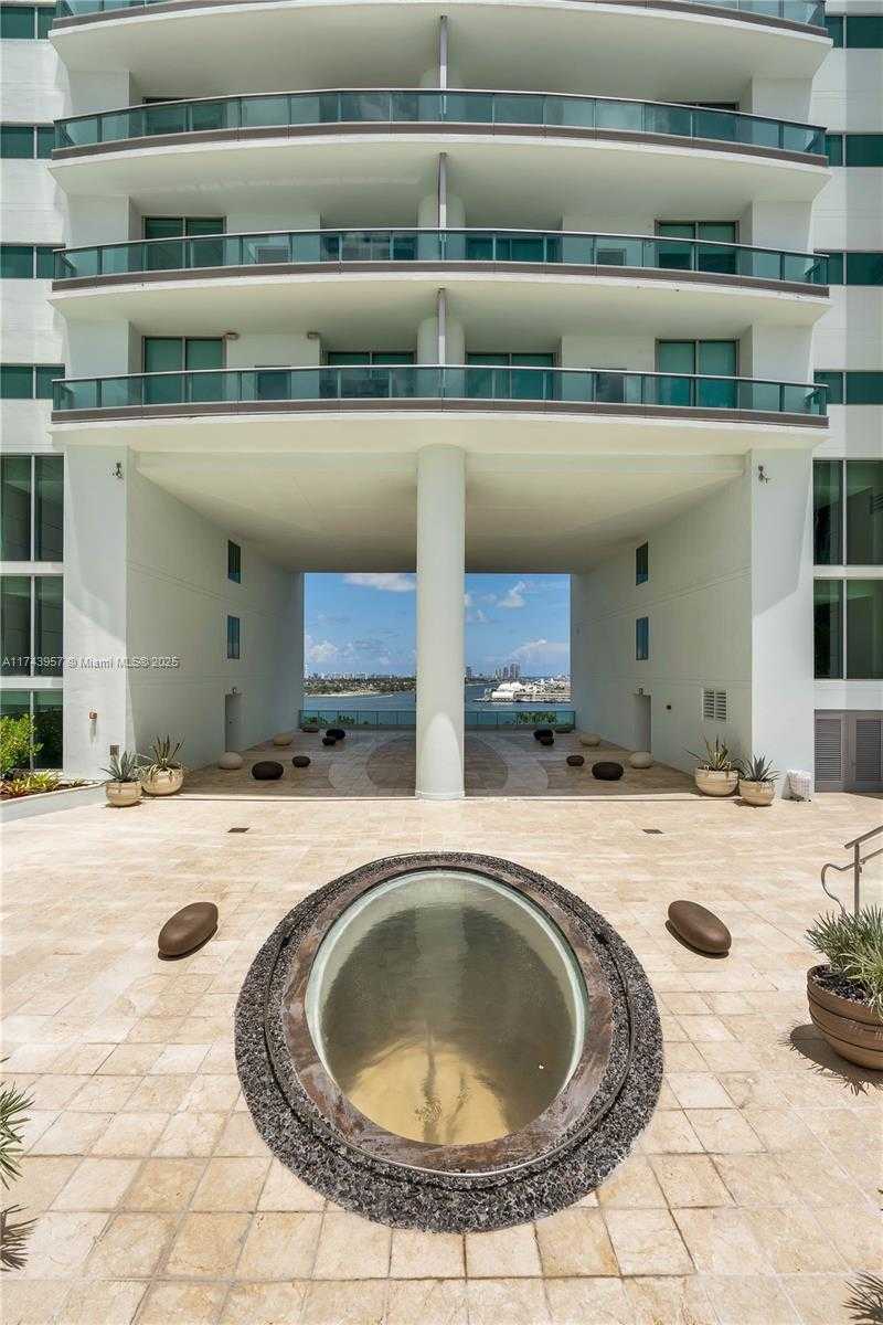 Small Image of 900 BISCAYNE BLVD #2206, Miami Number 49