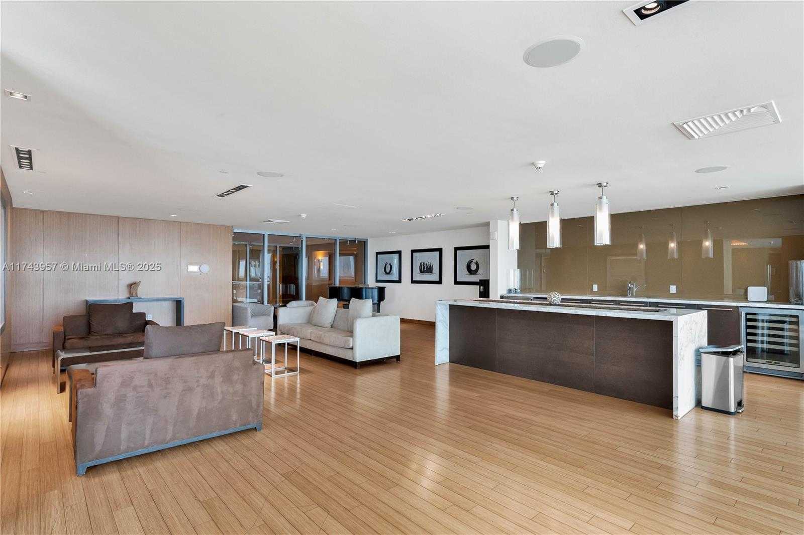 Small Image of 900 BISCAYNE BLVD #2206, Miami Number 56