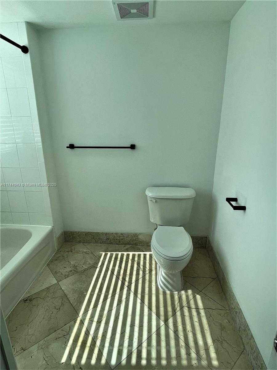 Small Image of 1250 SOUTH MIAMI AVE #2906, Miami Number 10