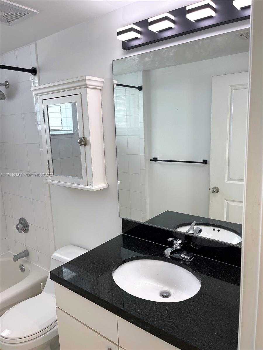 Small Image of 1250 SOUTH MIAMI AVE #2906, Miami Number 12