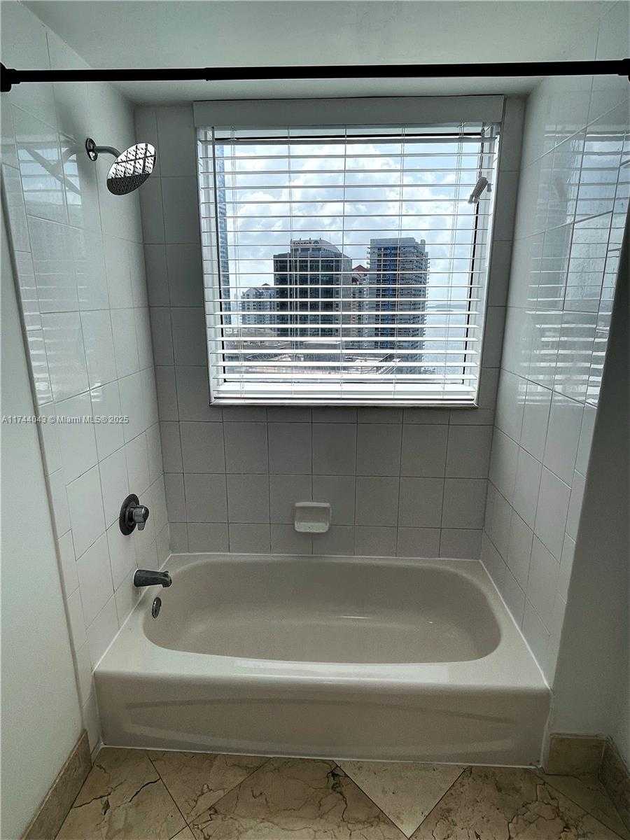 Small Image of 1250 SOUTH MIAMI AVE #2906, Miami Number 13