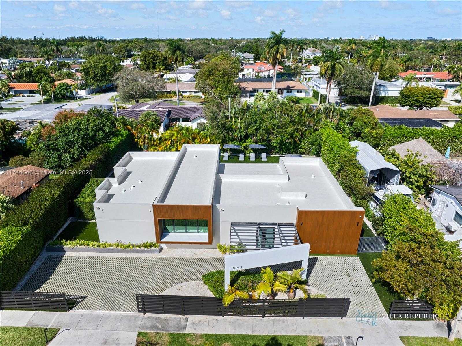 Small Image of 1941 NORTH EAST 196TH TER, Miami Number 91