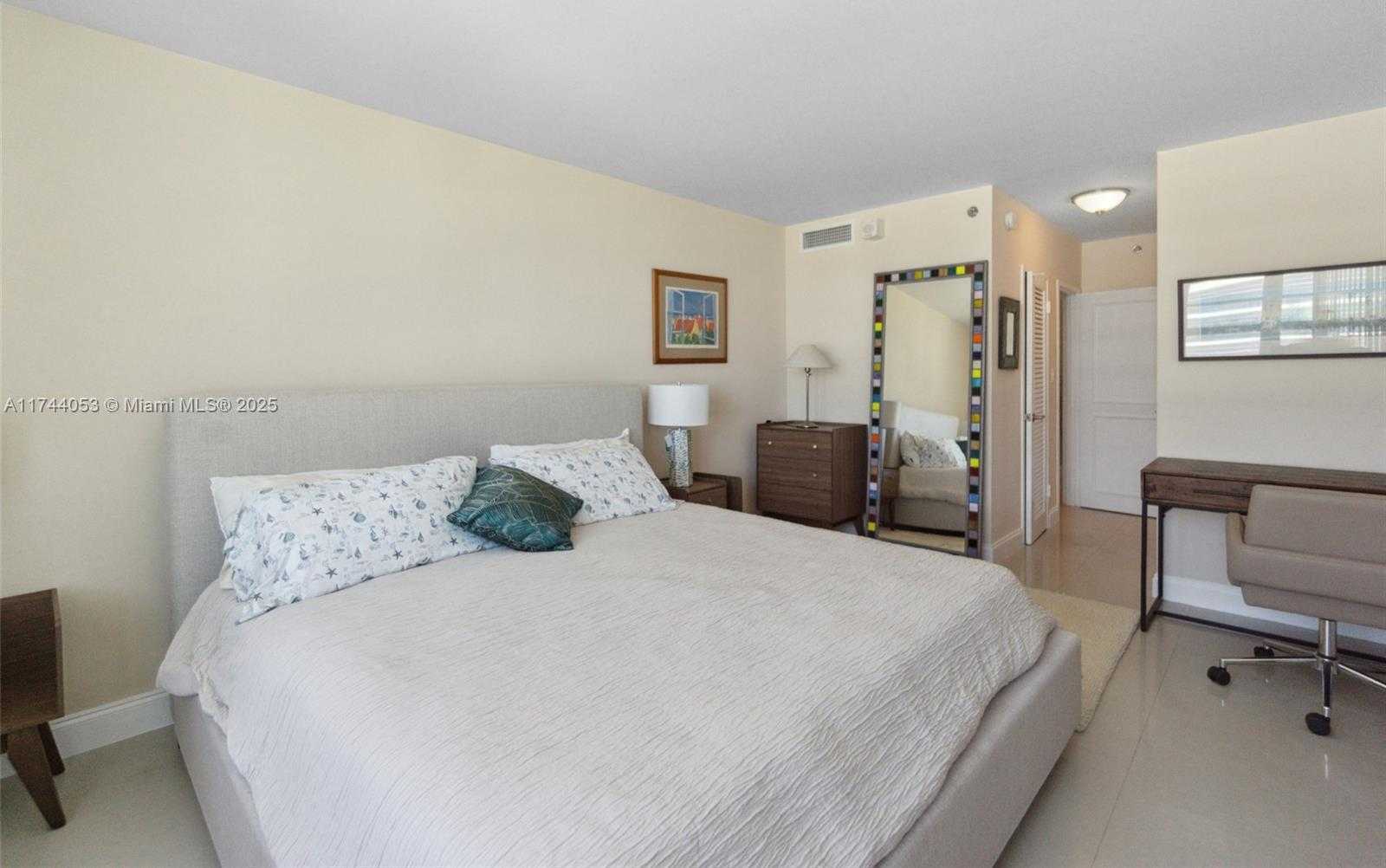 Small Image of 100 LINCOLN RD #1108, Miami Beach Number 11