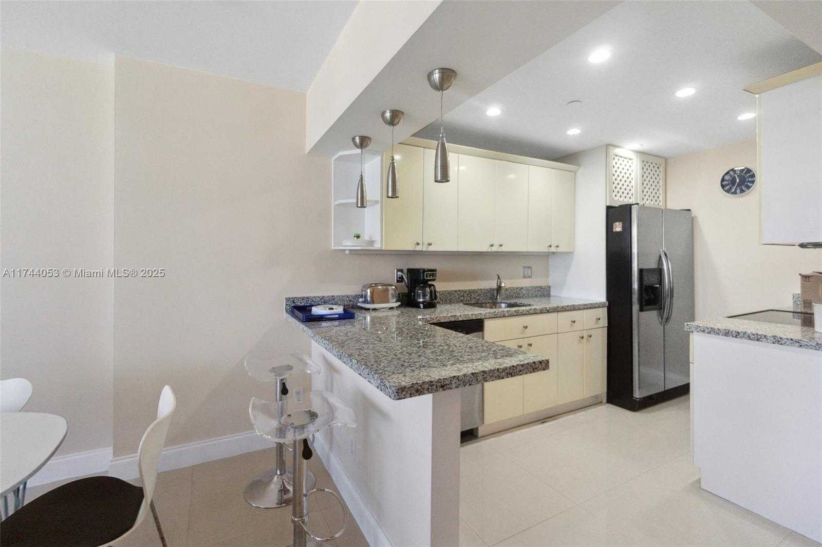 Small Image of 100 LINCOLN RD #1108, Miami Beach Number 5