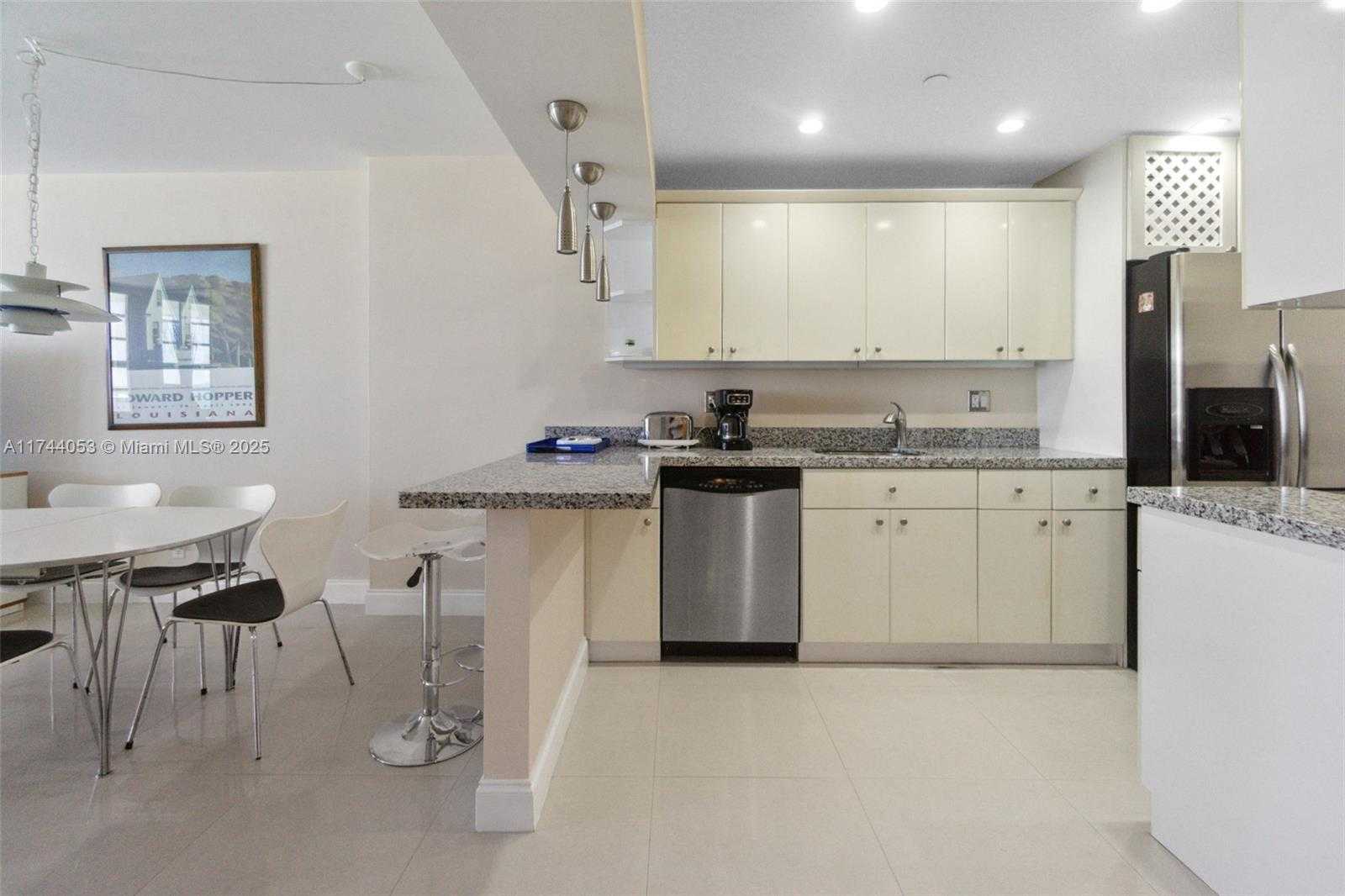 Small Image of 100 LINCOLN RD #1108, Miami Beach Number 7