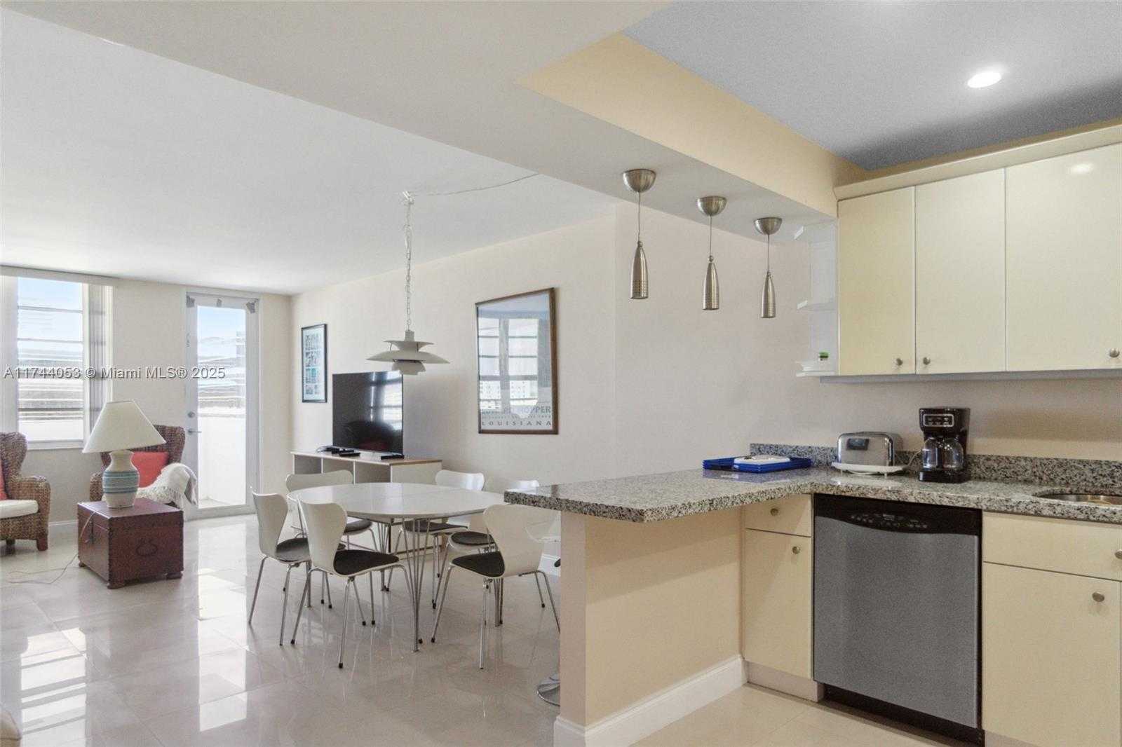 Small Image of 100 LINCOLN RD #1108, Miami Beach Number 8