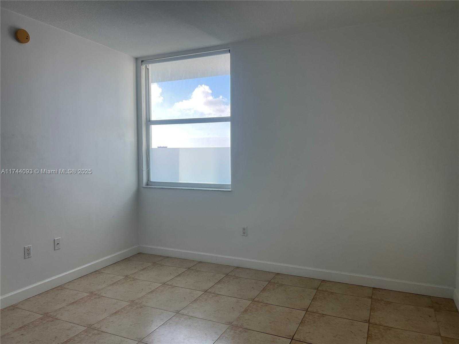 Small Image of 1723 SOUTH WEST 2 AV #906, Miami Number 12