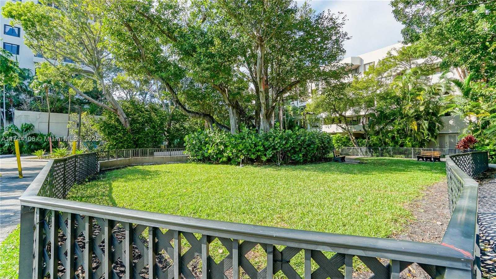 Small Image of 161 CRANDON BLVD #212, Key Biscayne Number 24