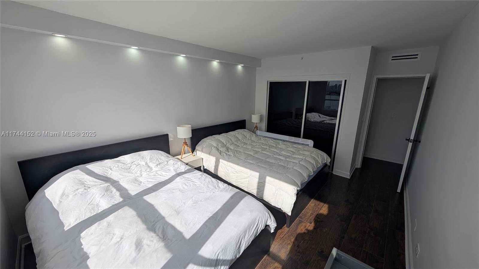 Small Image of 1500 BAY RD #822S, Miami Beach Number 14