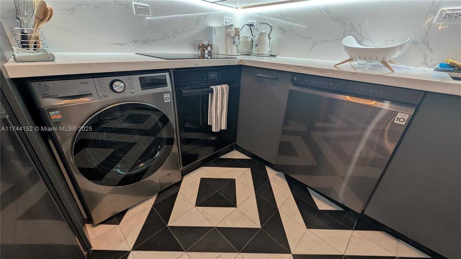Small Image of 1500 BAY RD #822S, Miami Beach Number 23