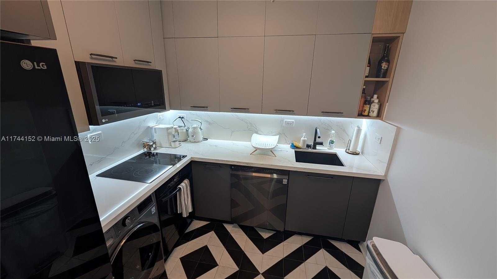 Small Image of 1500 BAY RD #822S, Miami Beach Number 24