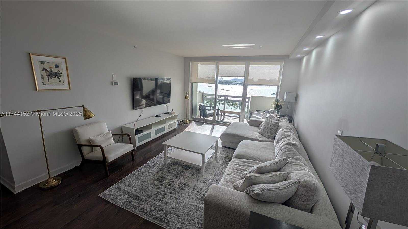 Small Image of 1500 BAY RD #822S, Miami Beach Number 3