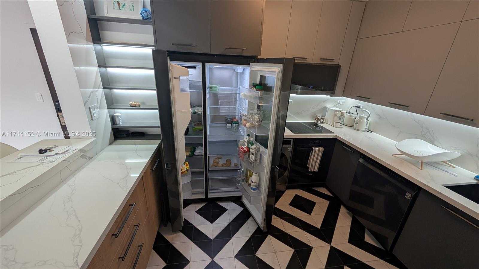 Small Image of 1500 BAY RD #822S, Miami Beach Number 9