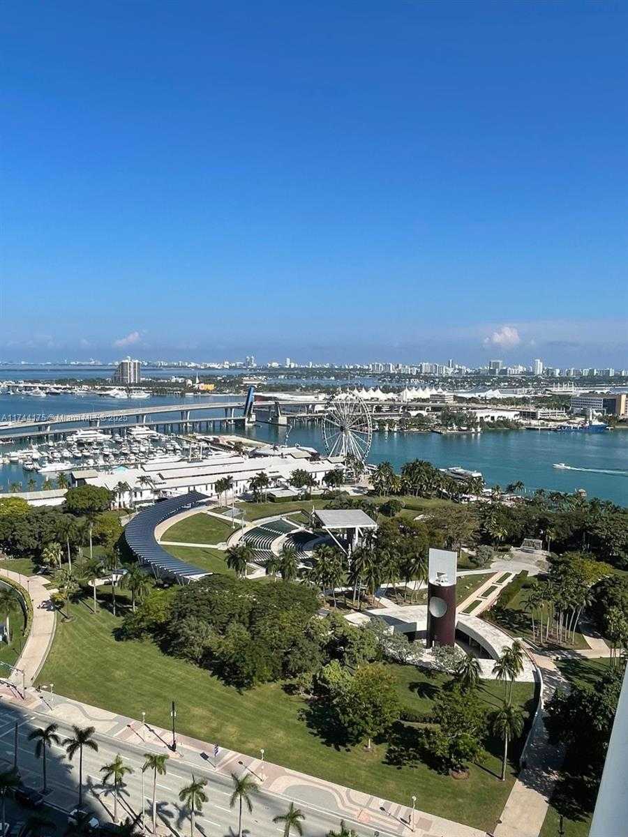 Small Image of 50 Biscayne Blvd, Miami, FL 33132, USA Number 15