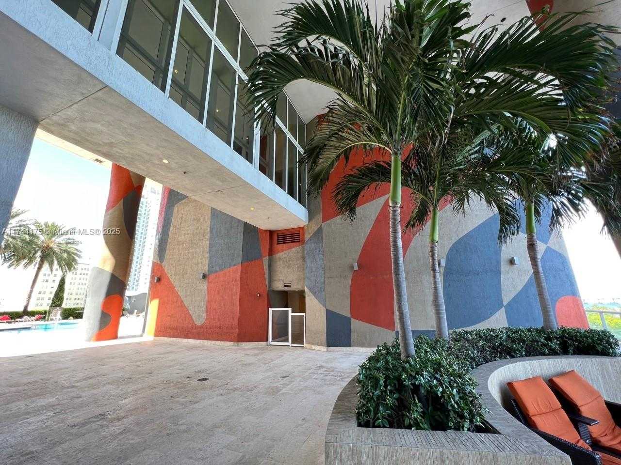 Small Image of 50 Biscayne Blvd, Miami, FL 33132, USA Number 17