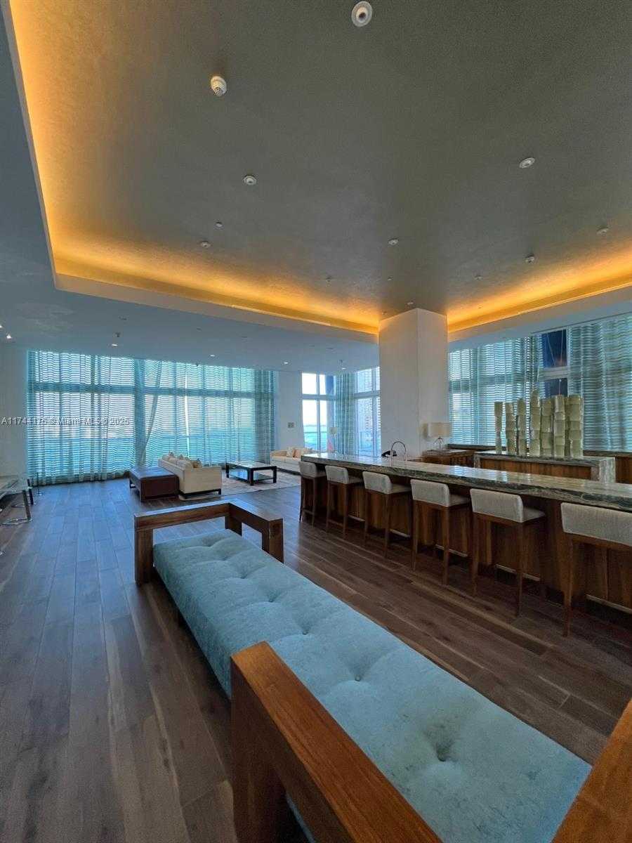 Small Image of 50 Biscayne Blvd, Miami, FL 33132, USA Number 20