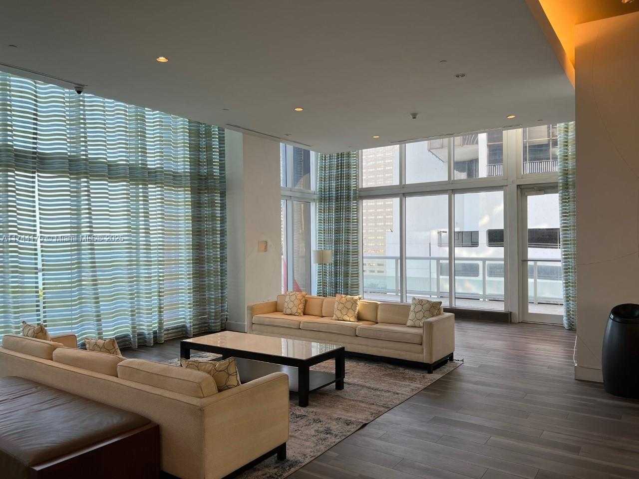 Small Image of 50 Biscayne Blvd, Miami, FL 33132, USA Number 22
