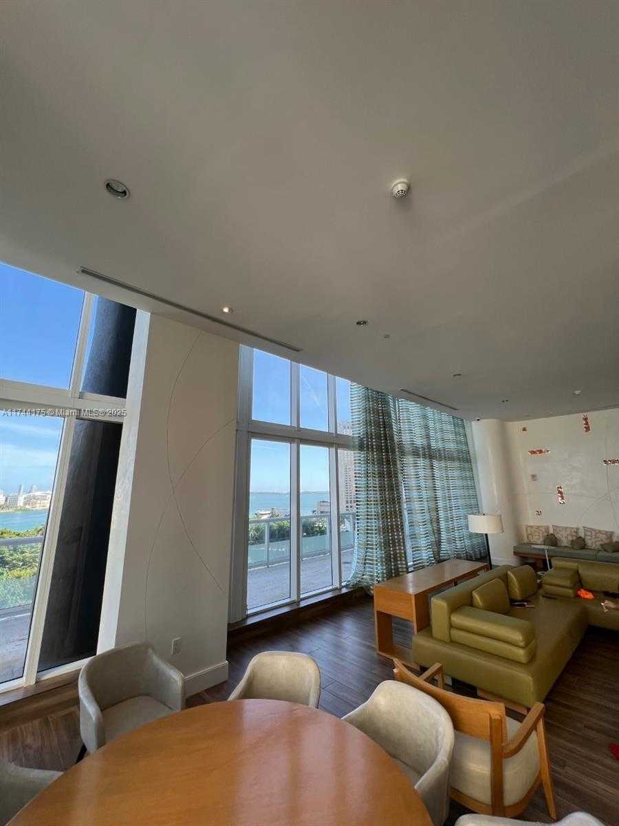 Small Image of 50 Biscayne Blvd, Miami, FL 33132, USA Number 23