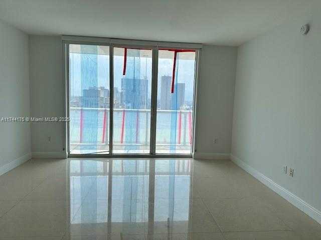 Small Image of 50 Biscayne Blvd, Miami, FL 33132, USA Number 29