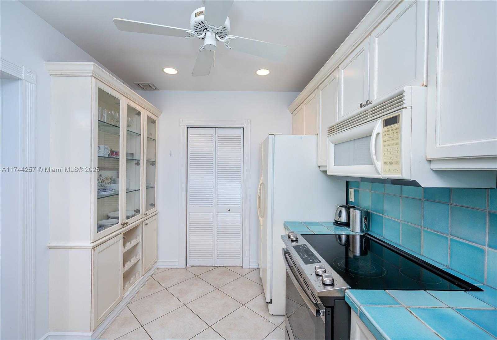 Small Image of 201 CRANDON BLVD #505, Key Biscayne Number 14