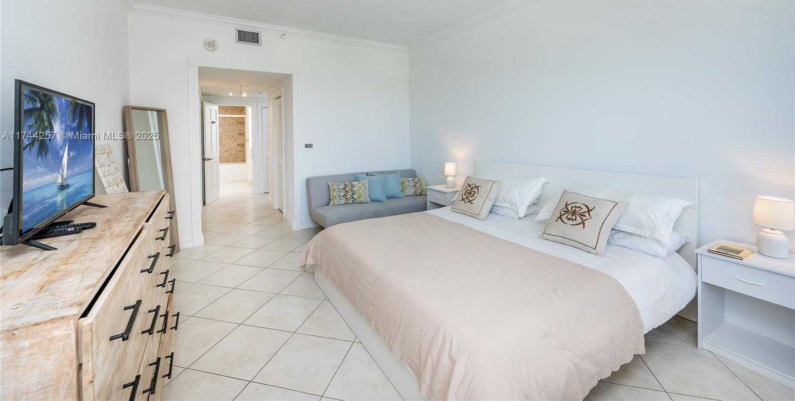Small Image of 201 CRANDON BLVD #505, Key Biscayne Number 20