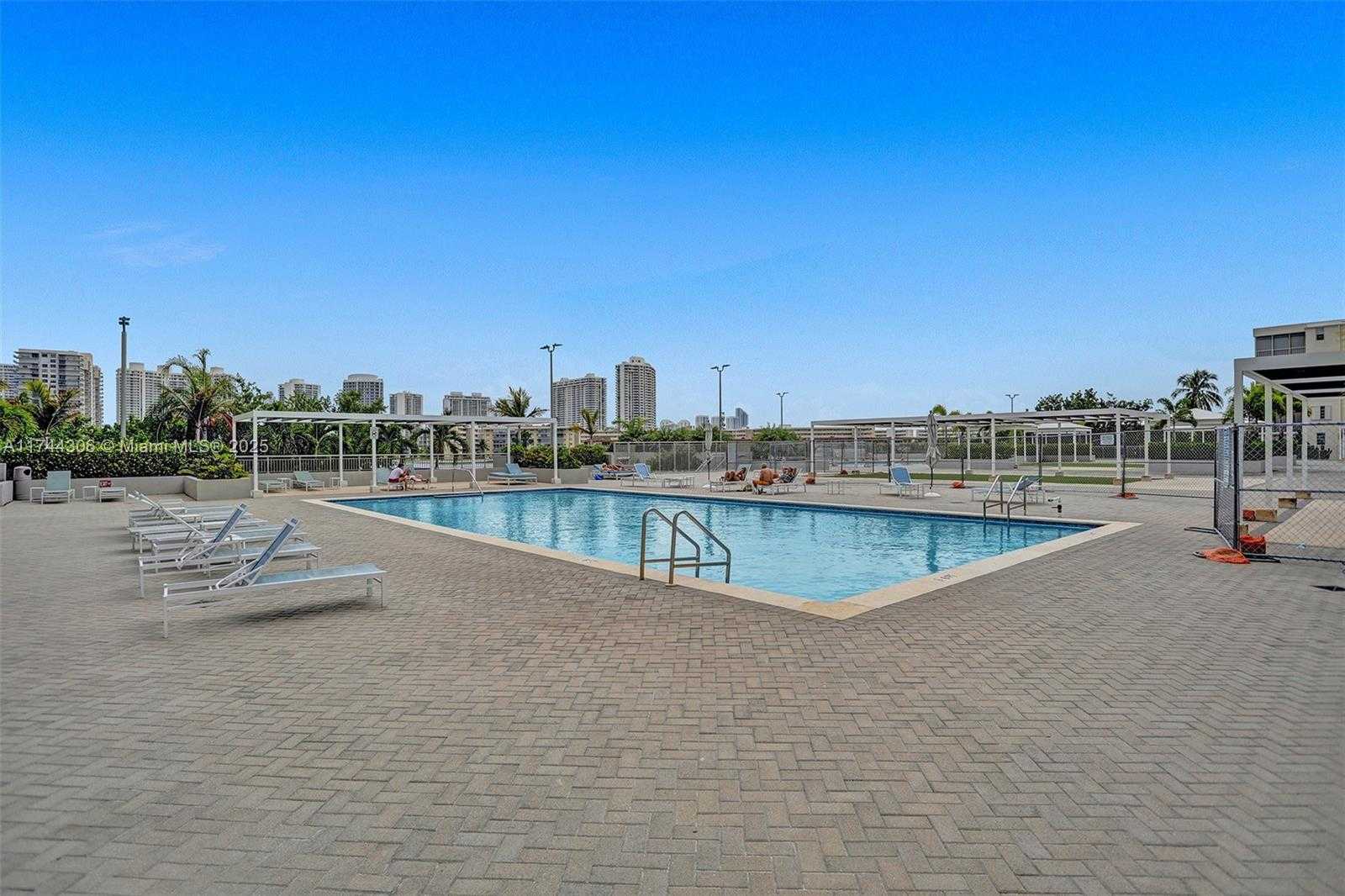 Small Image of 18031 BISCAYNE BLVD #1604, Aventura Number 23