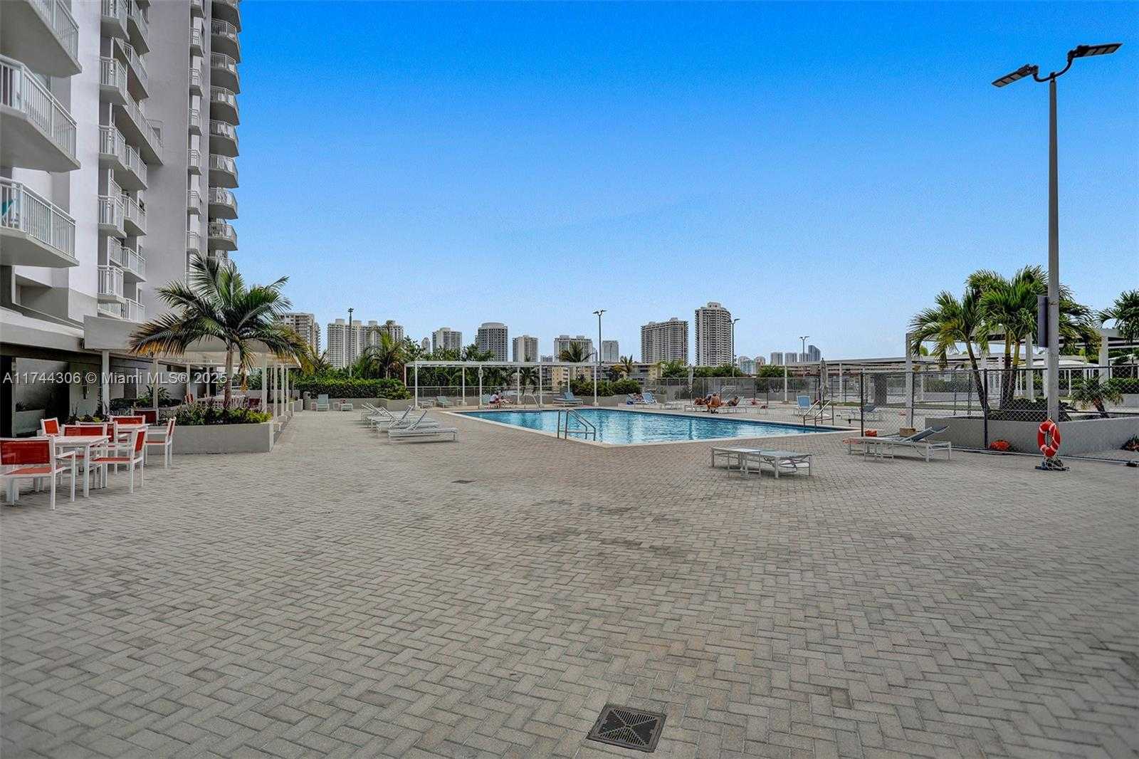 Small Image of 18031 BISCAYNE BLVD #1604, Aventura Number 24