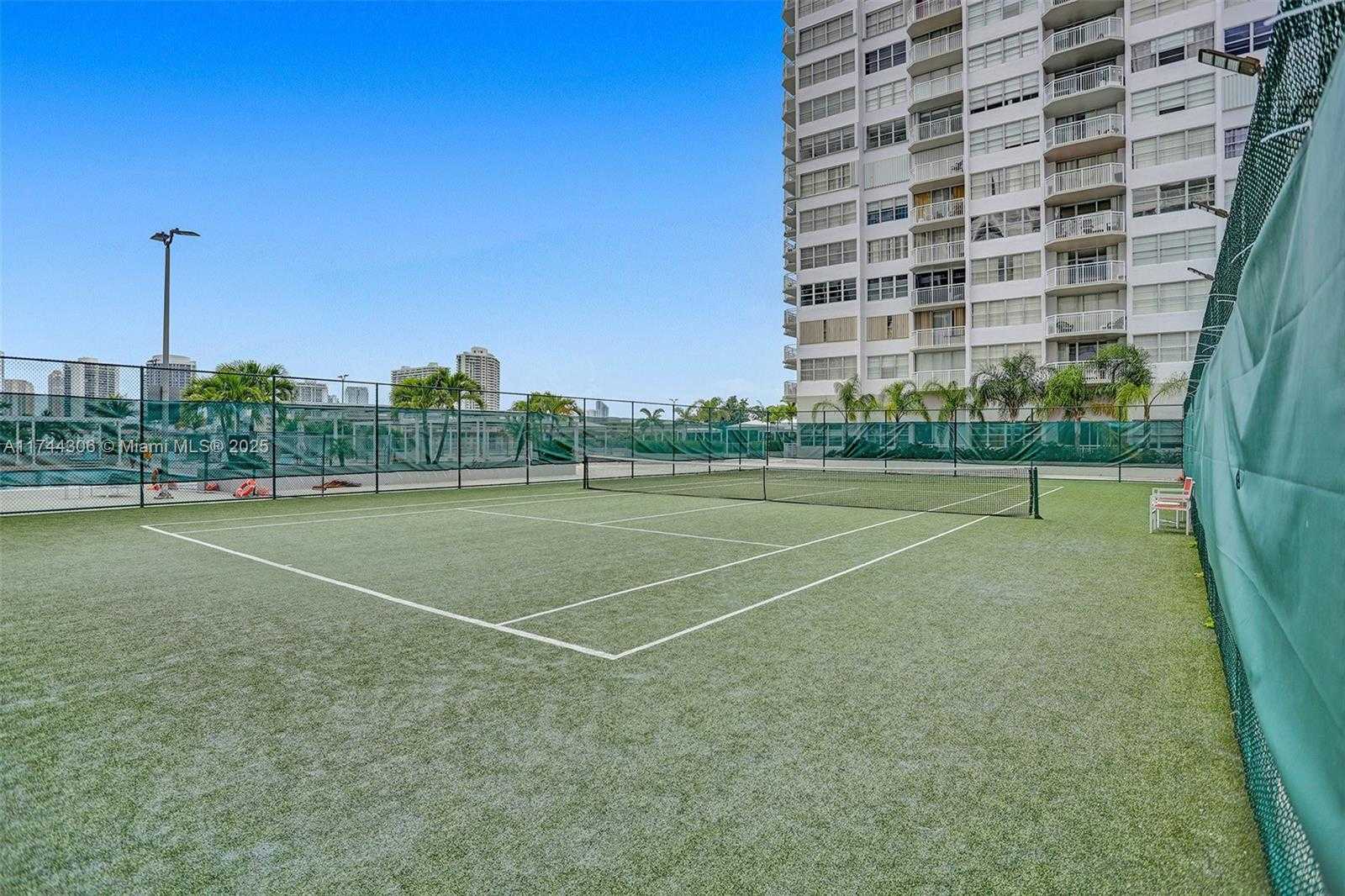 Small Image of 18031 BISCAYNE BLVD #1604, Aventura Number 8