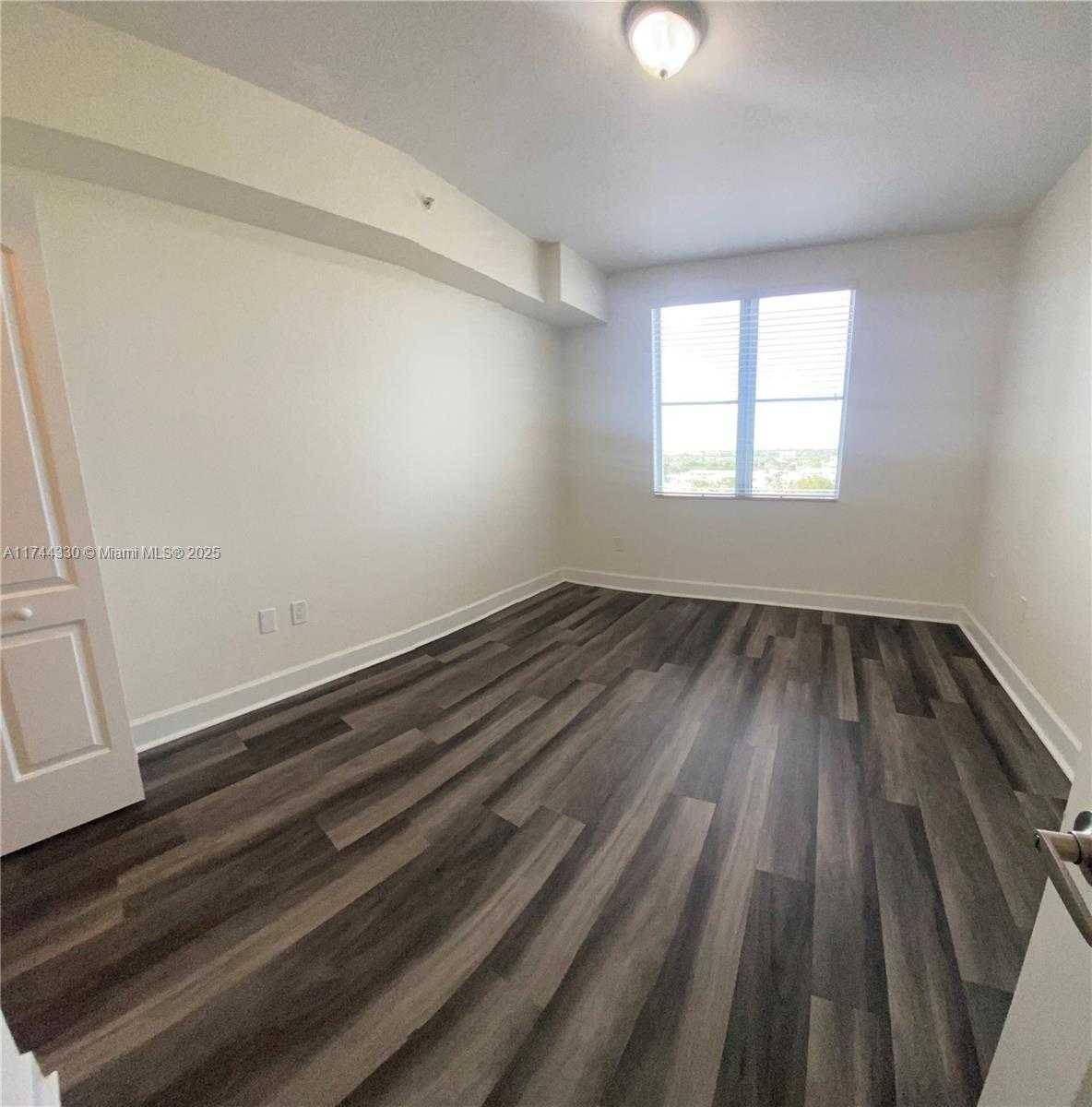 Small Image of 1830 RADIUS DR #908, Hollywood Number 16
