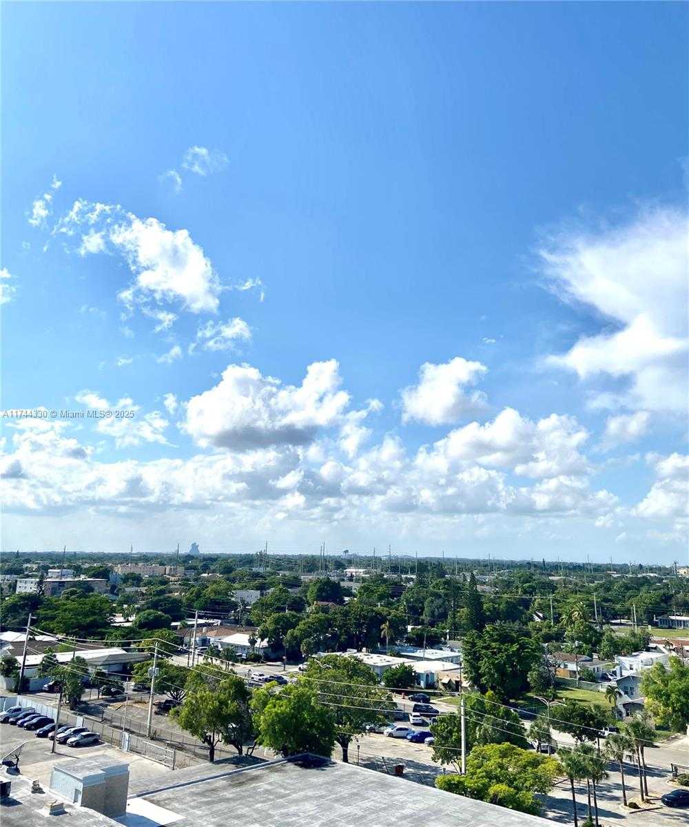 Small Image of 1830 RADIUS DR #908, Hollywood Number 24
