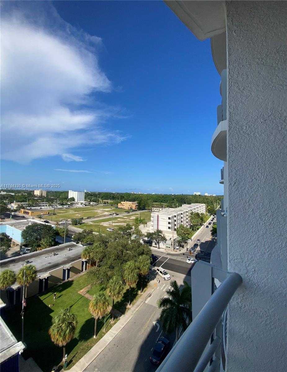 Small Image of 1830 RADIUS DR #908, Hollywood Number 25