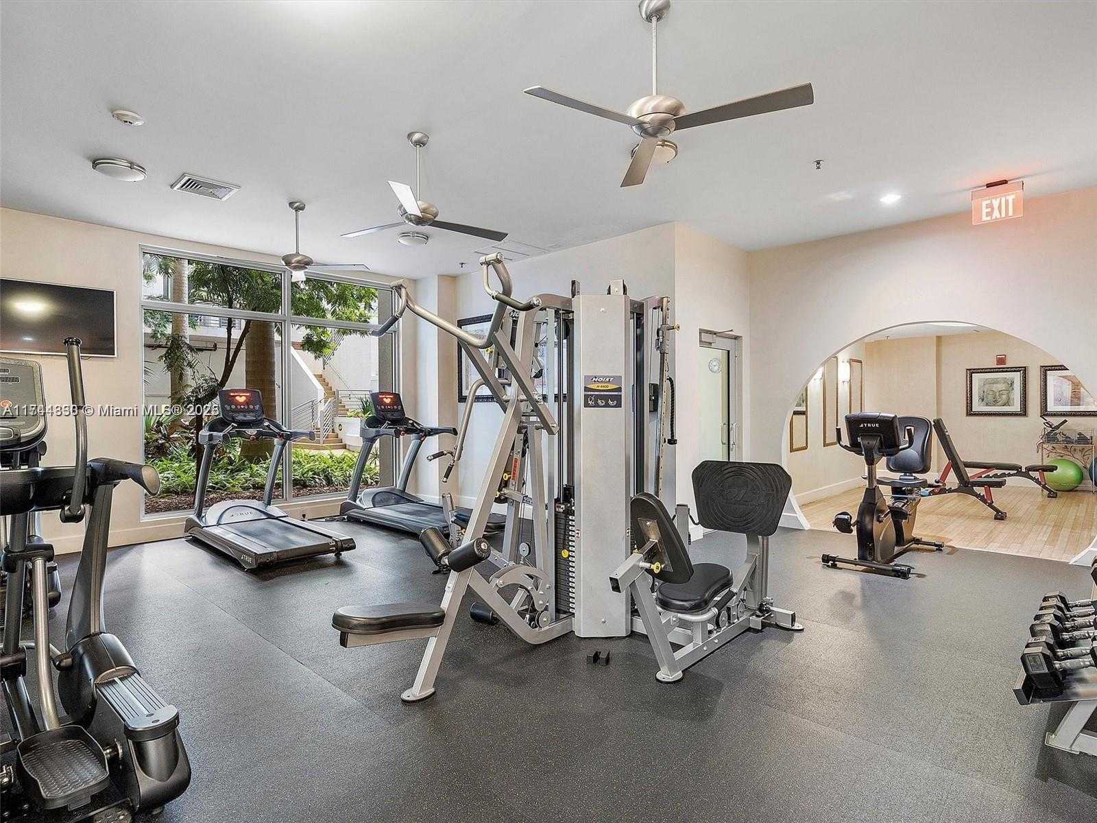 Small Image of 1830 RADIUS DR #908, Hollywood Number 46