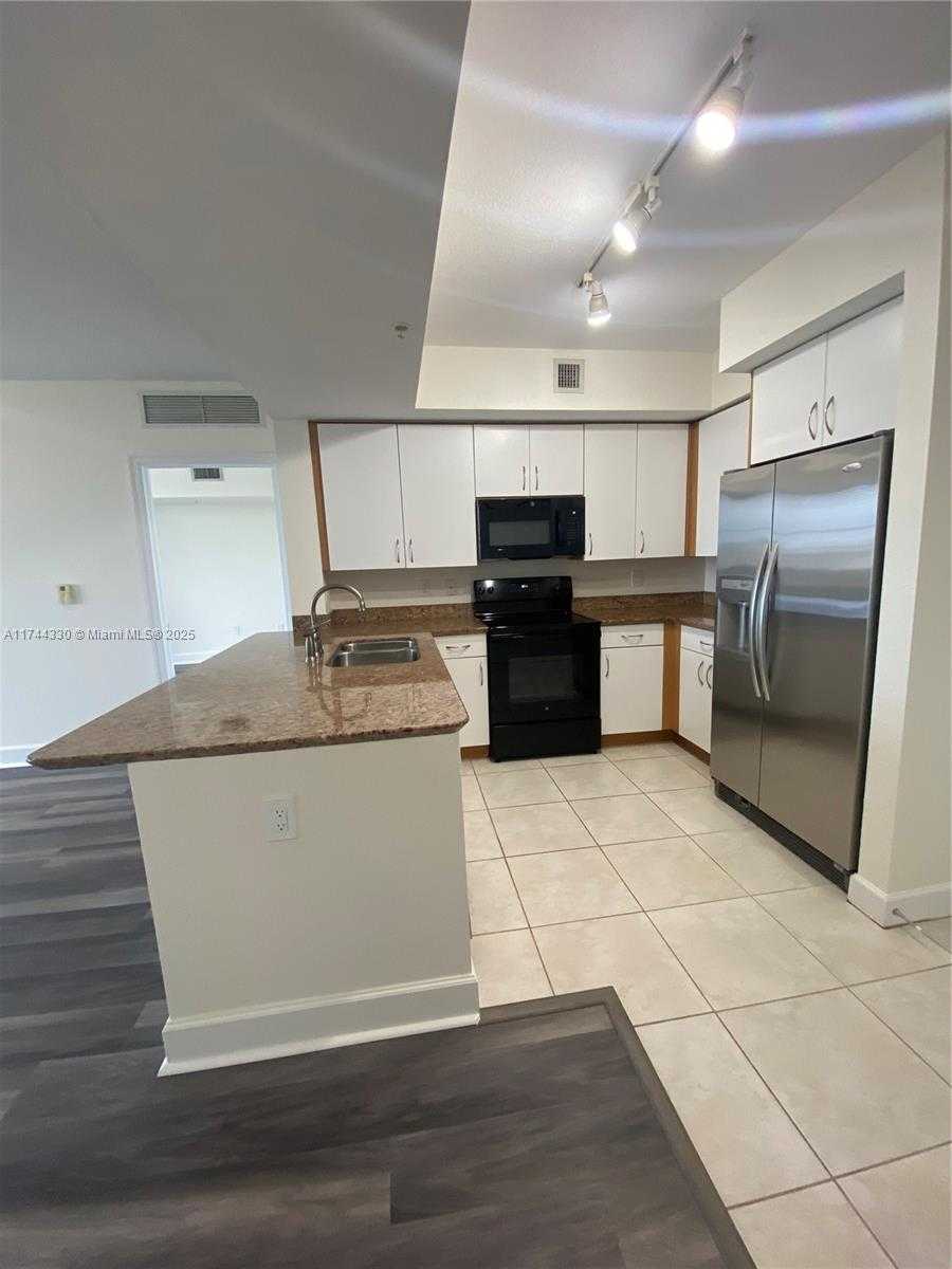 Small Image of 1830 RADIUS DR #908, Hollywood Number 9