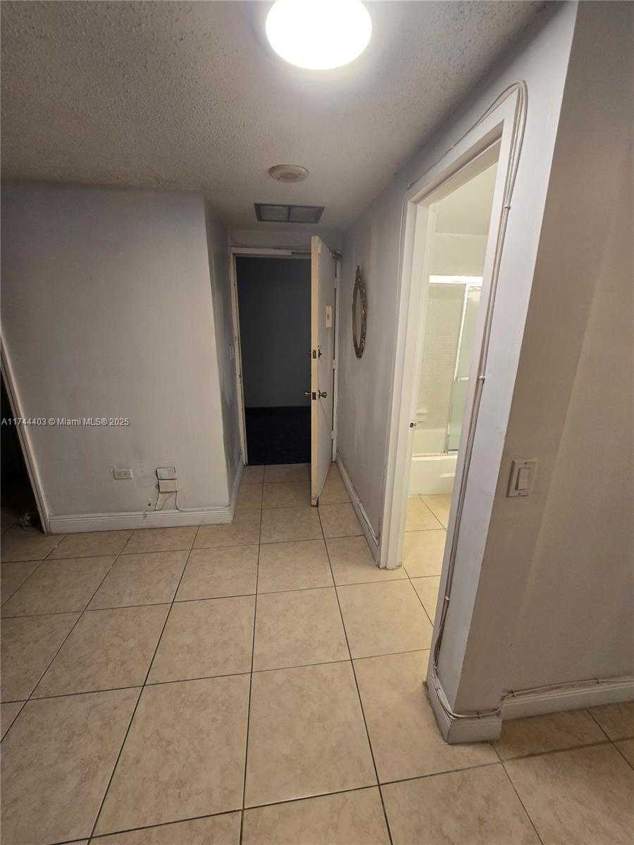 Small Image of 825 BRICKELL BAY DR #849, Miami Number 18