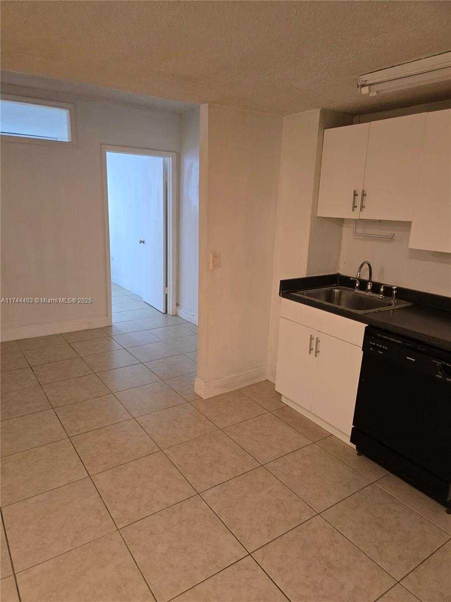 Small Image of 825 BRICKELL BAY DR #849, Miami Number 6