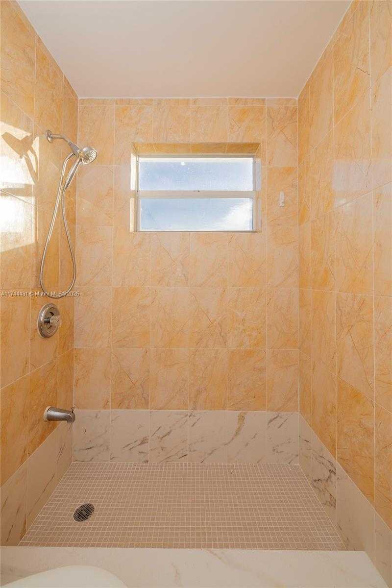 Small Image of 1060 NORTH EAST 78TH ST RD #8, Miami Number 16