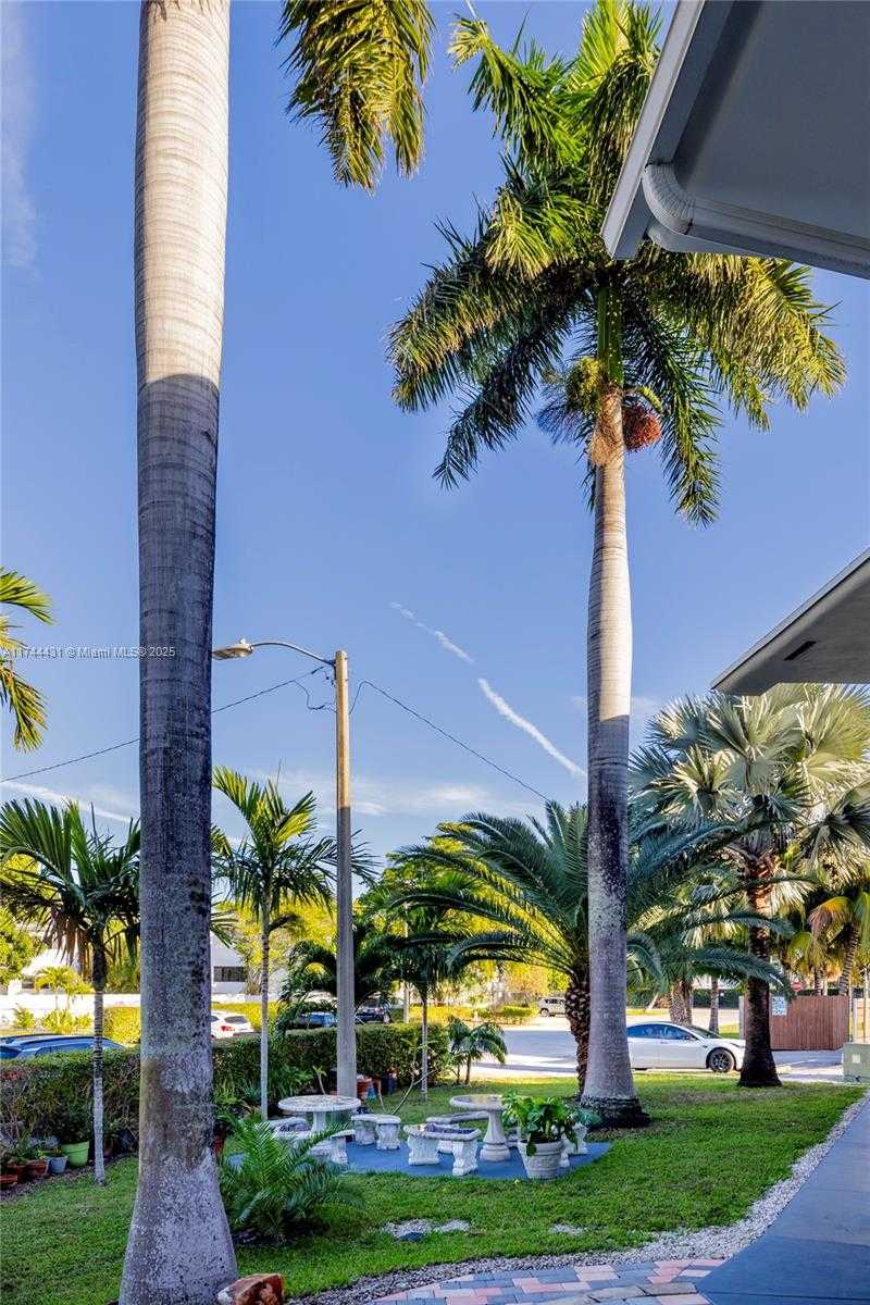 Small Image of 1060 NORTH EAST 78TH ST RD #8, Miami Number 20