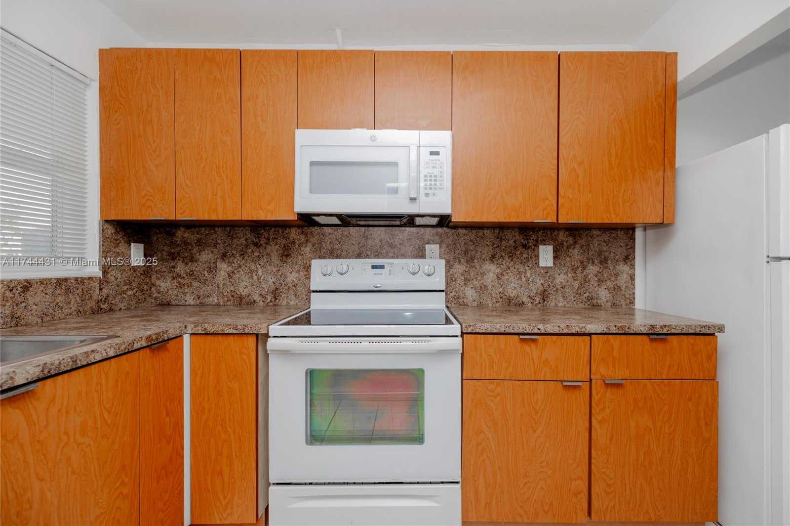 Small Image of 1060 NORTH EAST 78TH ST RD #8, Miami Number 7