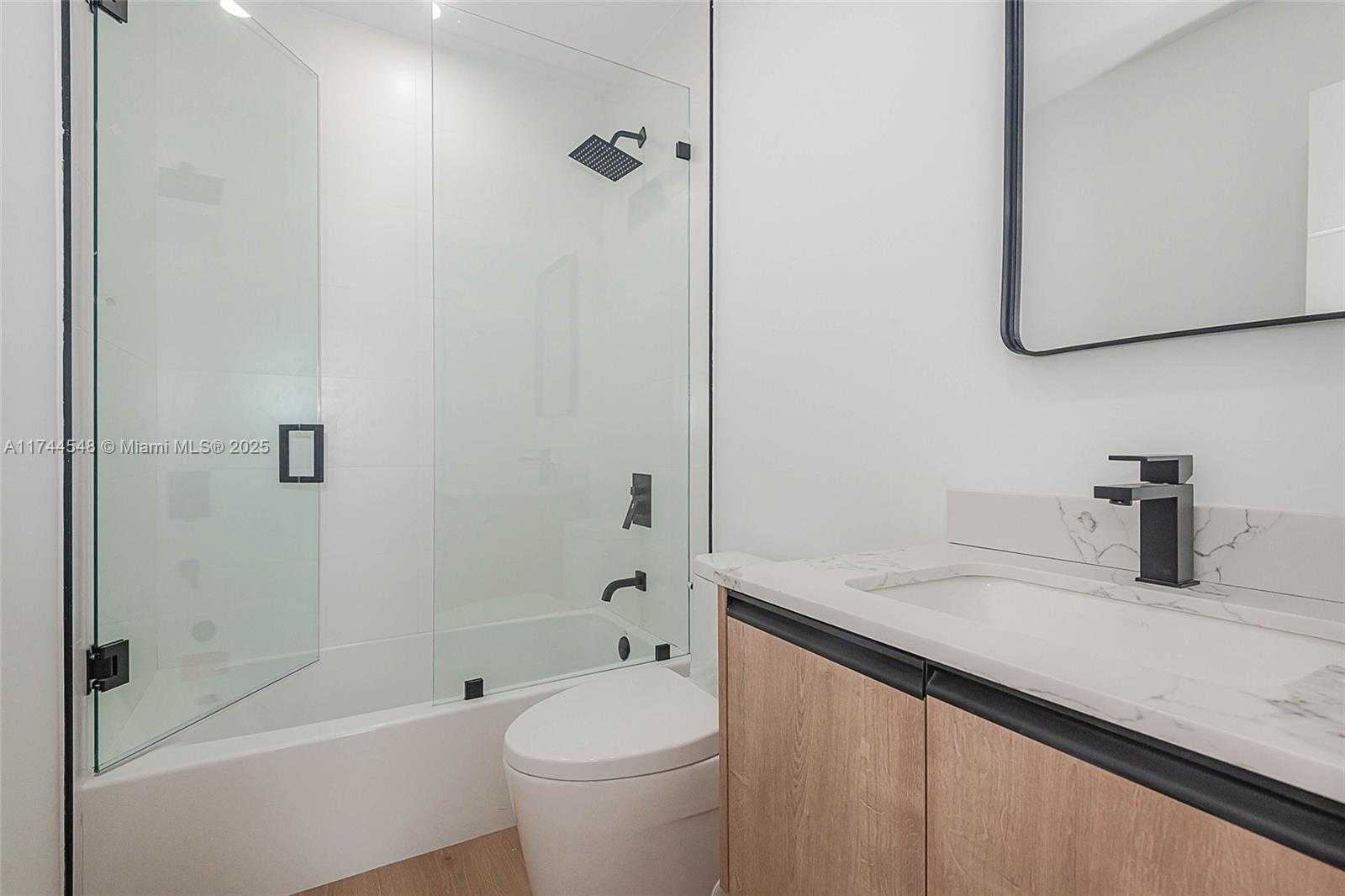 Small Image of 1975 CALAIS DR #3, Miami Beach Number 19