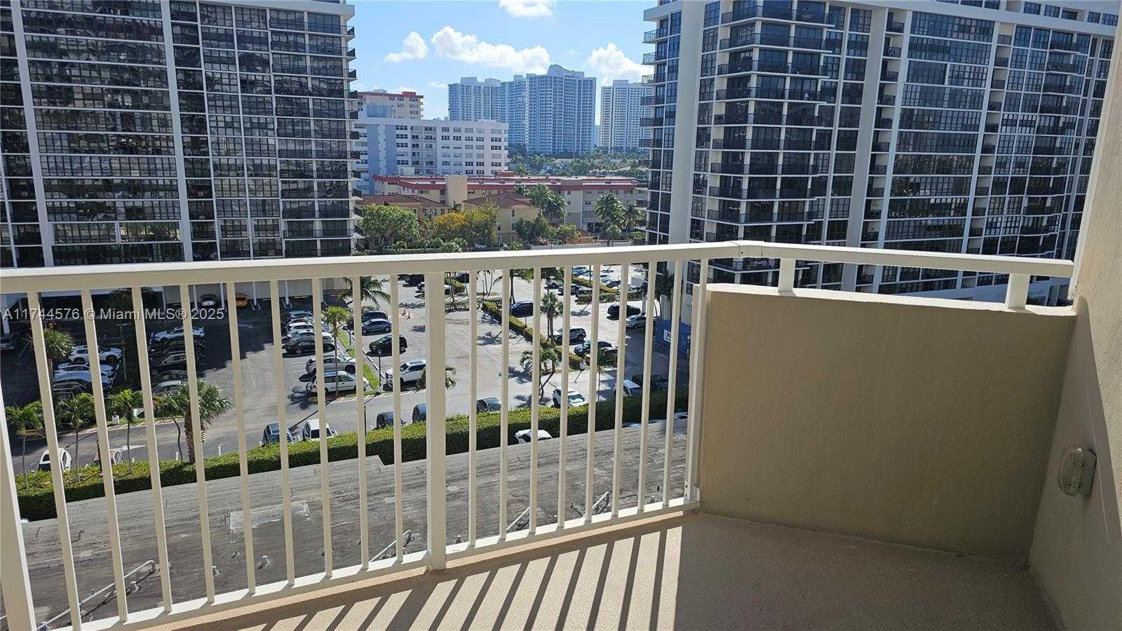 Small Image of 1985 SOUTH OCEAN DR #7A, Hallandale Beach Number 14