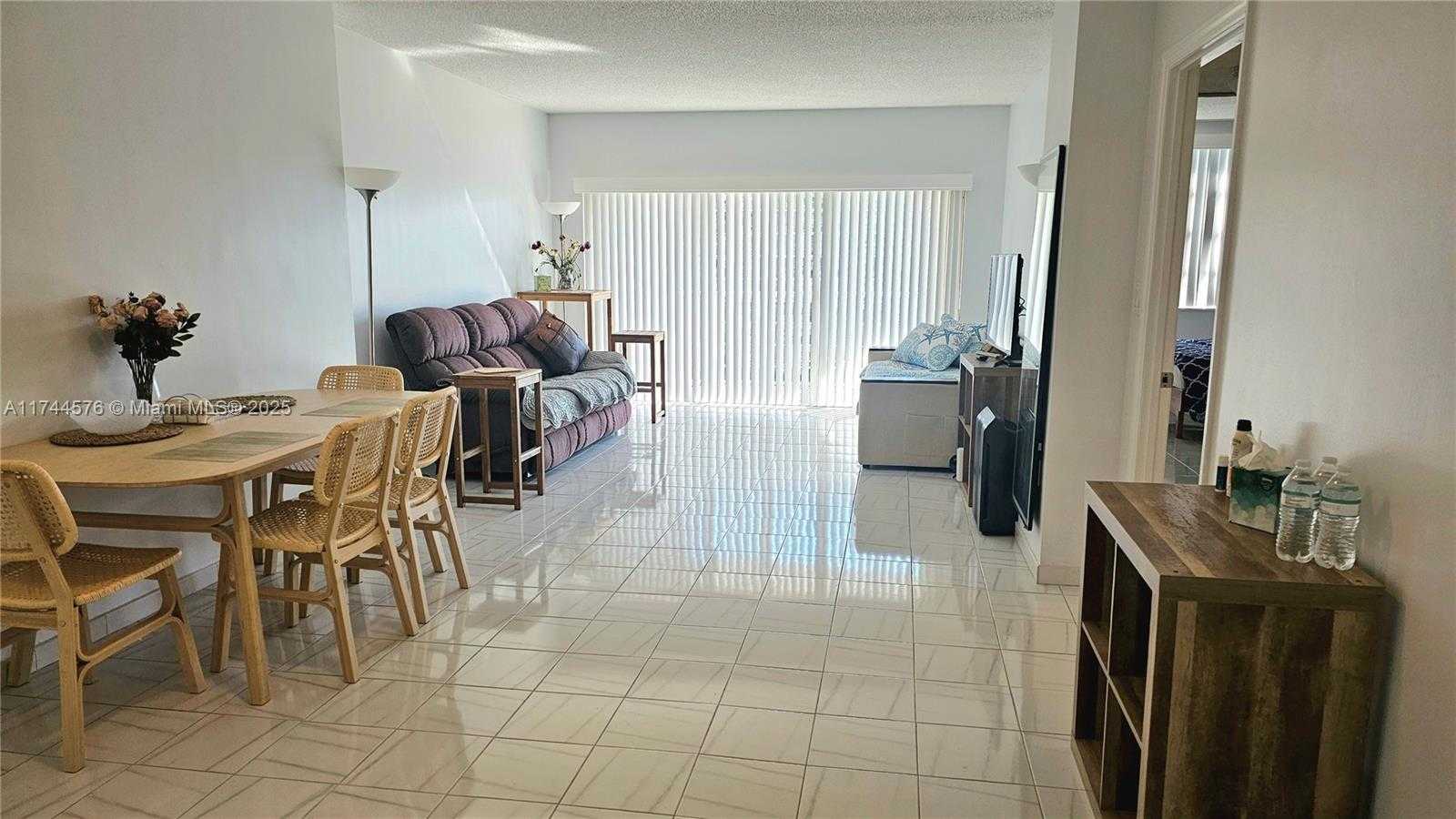 Small Image of 1985 SOUTH OCEAN DR #7A, Hallandale Beach Number 3